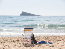 espana/comunidad-valenciana/20260727/anciano-83-mientras-practicabaesnorquel-playa-poniente-benidorm_444265