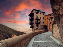 espana/castilla-la-mancha/20260729/dia-time-descubrio-museo-imposible-escondido-casas-colgadas-cuenca_444484