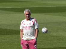 deportes/futbol/20260729/mourinho-confecciona-real-madrid-autor-pide-fichar-rodri-otro-central-rematar-gran-obra_444525
