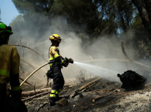 espana/castilla-y-leon/20260801/posible-reactivacion-fuego-burgohondo-avila-obliga-evacuar-urbanizacion-adrada_446034