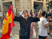 espana/20260801/ciudadanos-ceuties-origen-marroqui-increpan-alvise-ceuta-aprovechais-situacion-sembrar-odio_446031