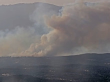 espana/castilla-y-leon/20260801/posible-reactivacion-fuego-burgohondo-avila-obliga-evacuar-urbanizacion-adrada_446034
