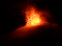 sociedad/20260804/impresionantes-imagenes-erupcion-volcan-fuego-guatemala_446692