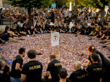 espana/galicia/20260805/pulpo-famoso-galicia-vuelve-hacer-historia-bate-record-mundial-tapa-610-kilos_446890