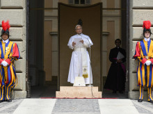 religion/20260807/leon-xiv-corrige-anomalia-teocratica-introducida-francisco-constitucion-vaticano_447489
