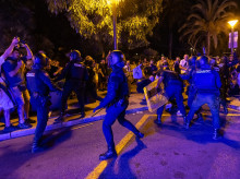 espana/baleares/20260807/policia-acredita-imagenes-drones-masa-hostil-acorralo-agentes-obligo-cargar-palma_447577