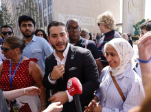 internacional/20260808/victoria-musulman-abdul-sayed-michigan-destapa-guerra-interna-amenaza-partido-democrata_447751
