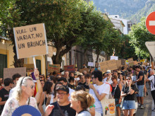 espana/baleares/20260808/segunda-protesta-antiturismo-15-dias-mallorca-concentra-apenas-1000-personas-soller_447899