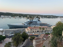 gente/20260808/oficina-flotante-450-millones-sergey-brin-google-tenido-amarrar-como-crucero-menorca_447972