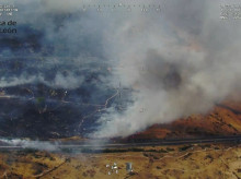 espana/castilla-y-leon/20260808/cortada-ap6-veinte-kilometros-segovia-fuego-originado-coche-ardiendo_447989