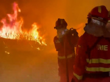 espana/20260810/ume-despliega-segundo-batallon-intervencion-incendio-niebla-frenar-avance-fuego_448150