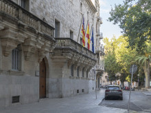 espana/baleares/20260811/condenado-a-devolver-19000-euros-paro-ocultar-sepe-empresario_448213