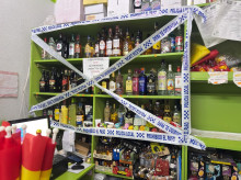 espana/comunidad-valenciana/20260810/golpe-venta-alcohol-menores-elche-7500-botellas-precintadas_448248