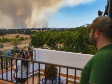 espana/andalucia/20260810/incendio-niebla-huelva-obliga-desalojar-800-personas-afectar-20000-hectareas_448373