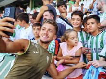 espana/la-voz-de-cordoba/deportes/20260811/aficion-arropa-cordoba-antes-debut_448620
