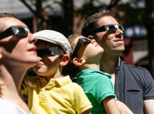familia/20260812/eclipse-como-excusa-siete-curiosidades-universo-despertar-asombro-tus-hijos_448923