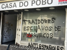espana/galicia/20260812/traidores-esclavos-marruecos-vandalizan-sede-psoe-ferrol-pintadas-fachada_448963