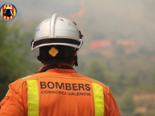 espana/comunidad-valenciana/20260812/medios-aereos-terrestres-trabajan-extincion-incendio-forestal-xativa_448993