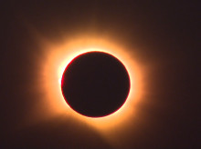 sociedad/20260812/asi-visto-eclipse-total-sol-desde-alcanar-tarragona_448999