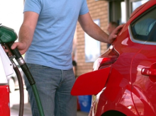 motor/20260814/gasolinera-te-hace-descuento-extra-te-echas-combustible-mismo_449117