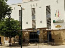 espana/andalucia/sevilla/20260813/presenta-centro-salud-exigiendo-pruebas-acaba-esparciendo-bote-heces-consulta_449237