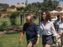 espana/madrid/20260813/ayuso-destina-1-millon-euros-eliminar-arizonicas-viviendas-proximas-areas-forestales_449241