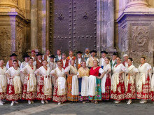 espana/andalucia/20260815/musicas-argentina-sudafrica-indonesia-colombia-murcia-40-festival-folklore-baza_449409