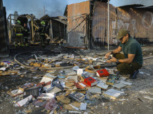 internacional/20260816/asi-quedado-mercado-libros-kiev-ataque-ruso-misiles-balisticos_449820