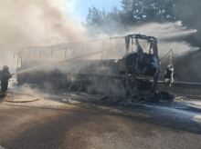 espana/galicia/20260817/arde-autobus-63-pasajeros-orense-fuego-propaga-monte_449896