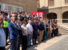 espana/20260817/minuto-silencio-javier-militar-ume-fallecido-incendio-penas-riglos-huesca_450073