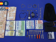 espana/castilla-y-leon/20260818/prision-pillado-robando-in-fraganti-dentro-piso-salamanca-11000-euros-efectivo-poder_450415
