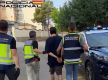 espana/cataluna/20260820/policia-nacional-detiene-lerida-fugitivo-britanico-acusado-apunalar-hombre-cuello_450964