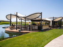 estilo-vida/restaurantes/20260823/terraza-madrid-junto-lago-clientes-famosos-perfecta-alargar-verano_451111
