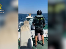 espana/cataluna/tarragona/20260821/rescatan-dos-adultos-bebe-barco-recreo-deriva-tarragona_451180