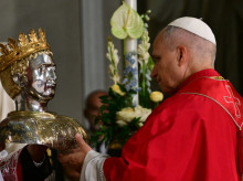 religion/vaticano/20260822/no-tengais-miedo-decisiones-exigentes-contundente-mensaje-leon-xiv-sobre-matrimonio-vocacion-familia_451426