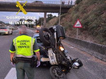 espana/galicia/20260823/dos-heridos-graves-colisionar-moto-contra-coche-ap9-paso-pontevedra_451555