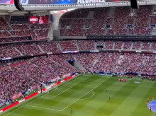 deportes/futbol/la-liga/20260823/metropolitano-ceba-julian-alvarez-le-recibe-sonora-pitada-deseo-barca_451578