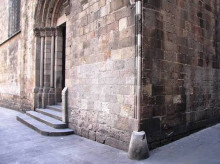 espana/cataluna/20260825/cana-piedra-esculpida-pared-evitaba-fraudes-barcelona-medieval_451723