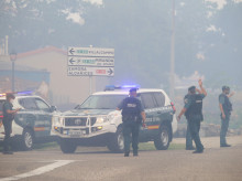 espana/castilla-y-leon/20260824/incendio-forestal-arribes-duero-obliga-cortar-n122-confinar-pueblo-zamora_451823