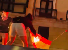 espana/pais-vasco/20260826/varios-cachorros-otegi-queman-bandera-espana-durante-semana-grande-bilbao_452399