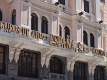 espana/madrid/20260827/defensor-pueblo-atiende-queja-madrid-rotulo-gran-via-orden-retirada-desde-2010_452842