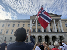 internacional/20260828/plaza-palacio-real-oslo-anuncio-fallecimiento-rey-harald-v-noruega-directo_452928