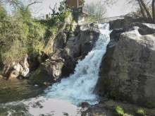 espana/galicia/20260828/aparece-cuerpo-vida-persona-cascada-redondela_453090