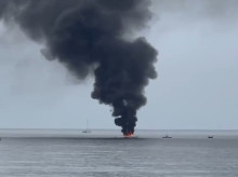espana/baleares/20260828/espectacular-incendio-velero-bahia-palma_453218