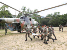 sociedad/sociedad-medio-ambiente/20260829/rescatan-nepal-nina-seis-anos-llevaba-60-horas-atrapada_453392