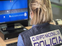 espana/galicia/20260831/amenazas-fotos-hombres-armados-500-euros-bizum-asi-extorsion-acceder-web-contactos_453741