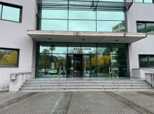 espana/galicia/20260901/sexo-cambio-dinero-juicio-hostelero-sarria-acoso-masturbo-ante-empleado_454224
