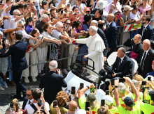 religion/iglesia/20260901/llamada-papa-pausa-contemplativa-traves-sugerente-metafora-poner-rutina-modalidad-silenciosa_454332