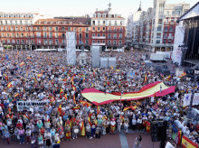 espana/castilla-y-leon/20260902/20000-personas-abarrotan-plaza-mayor-valladolid-apoyo-ceuta-exigen-dimision-sanchez_454717