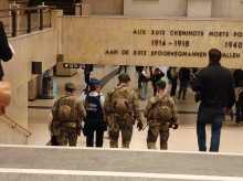 internacional/20260903/detenido-hombre-armado-kalashnikov-estacion-internacional-bruselas_455058